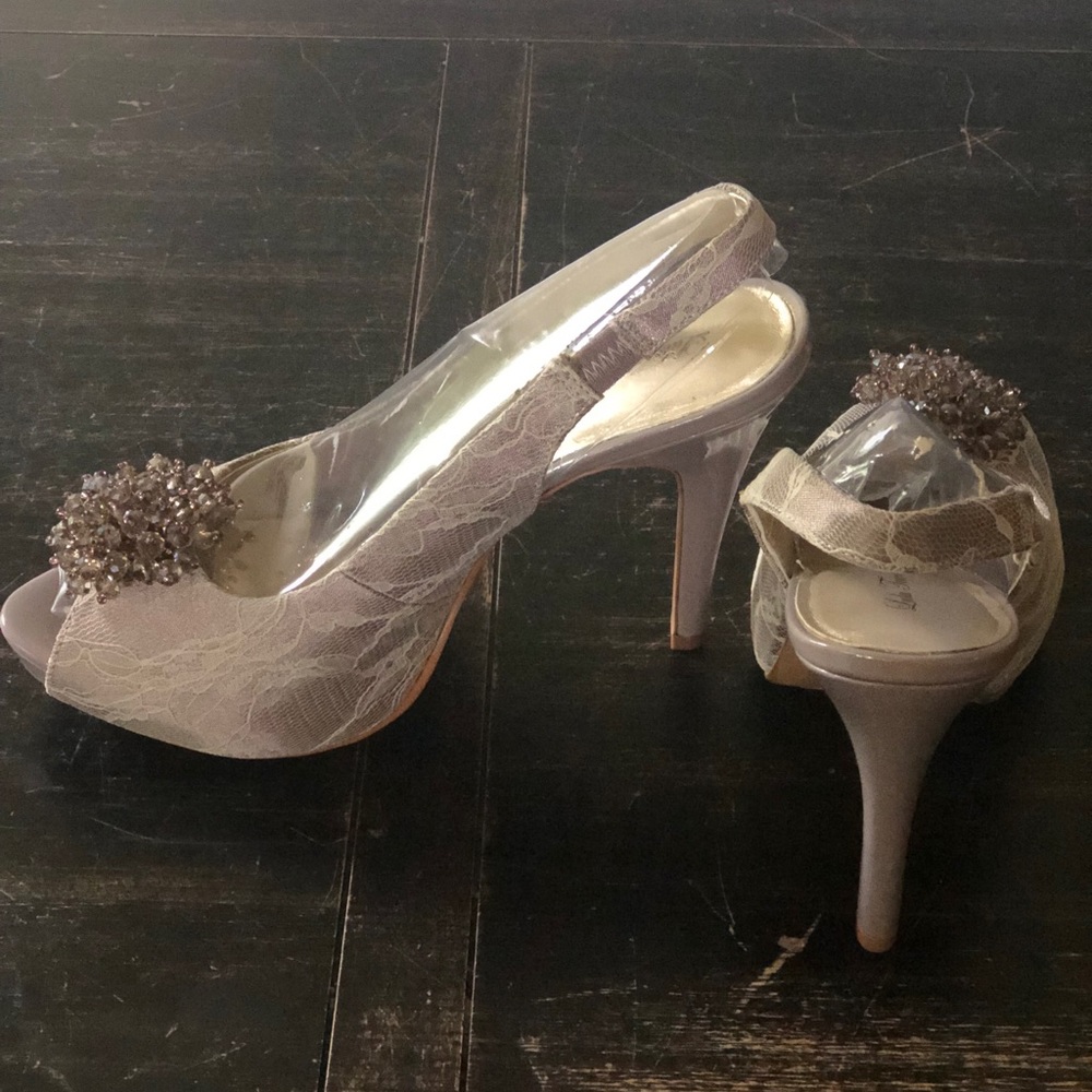Gorgeous Lace & beaded heels